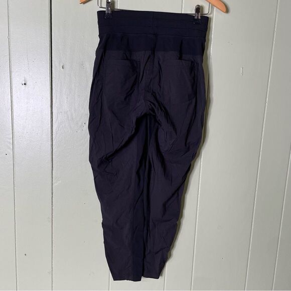 Lululemon Women’s Dance Studio Pant Black Stripe Pockets Unlined Sz 4 - Picture 2 of 7